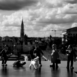 Personnages de la bande dessinée Tintin devant Bruxelles du Mont des Arts en noir et blanc - Belgique  - collection de photos clin d'oeil, catégorie paysages